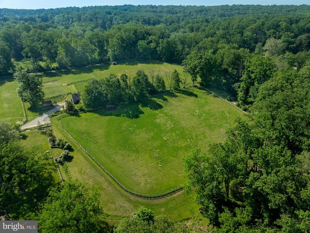 1105 GREEN LANE RD, Malvern, PA 19355