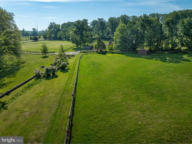 1105 GREEN LANE RD, Malvern, PA 19355