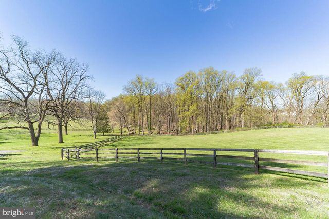 1105 GREEN LANE RD, Malvern, PA 19355