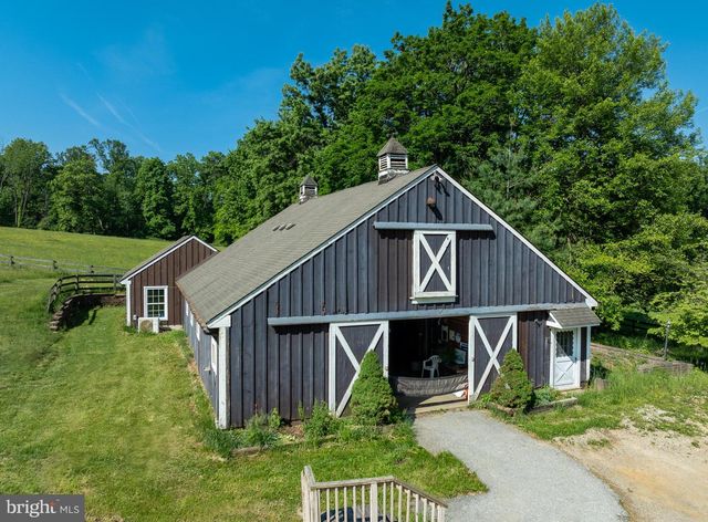 1105 GREEN LANE RD, Malvern, PA 19355