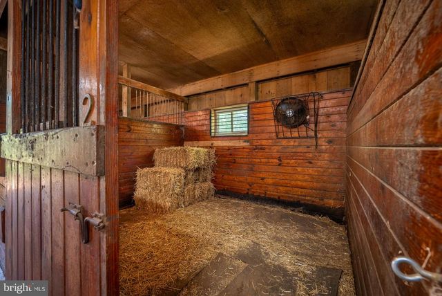 1105 GREEN LANE RD, Malvern, PA 19355