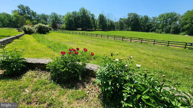 1105 GREEN LANE RD, Malvern, PA 19355