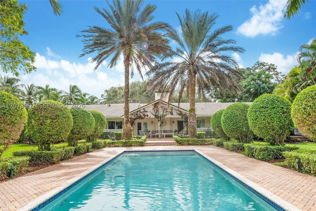 7345 SW 152nd St, Palmetto Bay, FL 33157