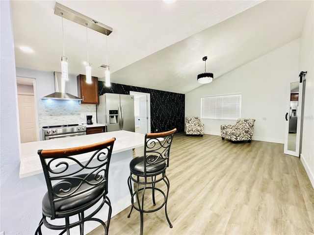 8203 OLIVEWOOD PLACE, Tampa, FL 33615