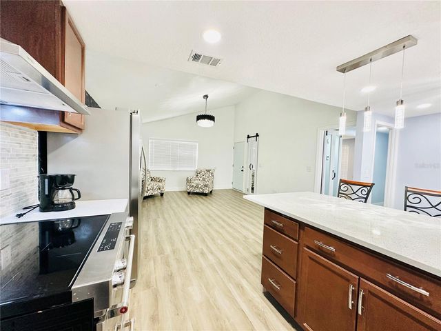8203 OLIVEWOOD PLACE, Tampa, FL 33615