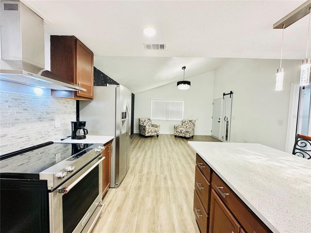 8203 OLIVEWOOD PLACE, Tampa, FL 33615