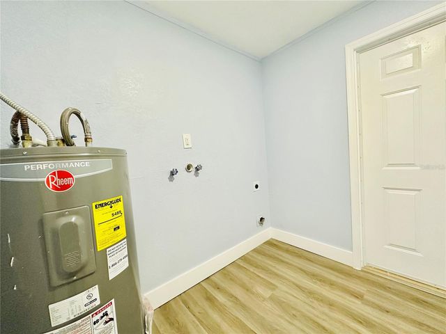 8203 OLIVEWOOD PLACE, Tampa, FL 33615