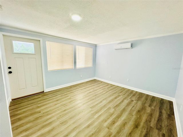 8203 OLIVEWOOD PLACE, Tampa, FL 33615