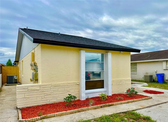 8203 OLIVEWOOD PLACE, Tampa, FL 33615