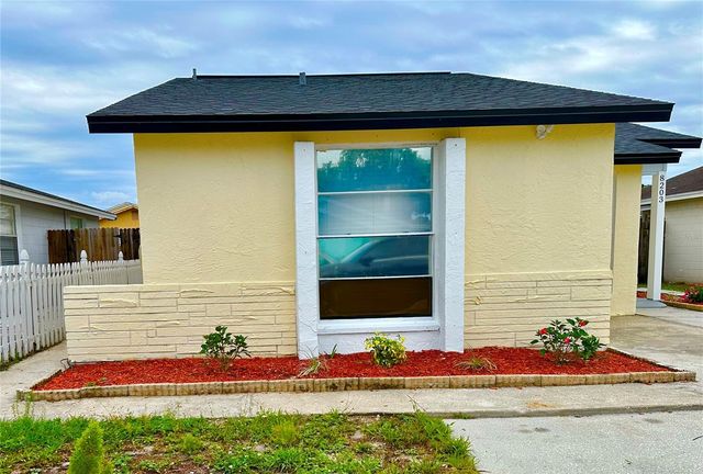 8203 OLIVEWOOD PLACE, Tampa, FL 33615