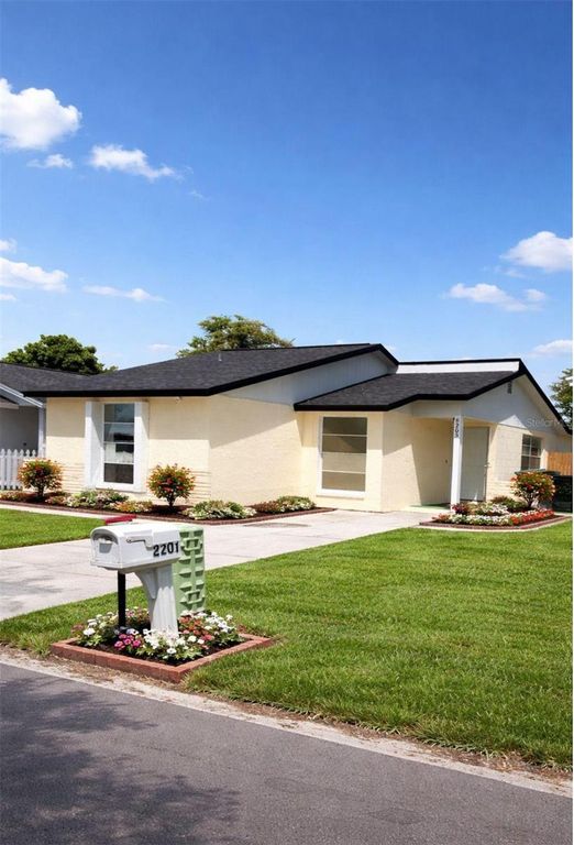 8203 OLIVEWOOD PLACE, Tampa, FL 33615