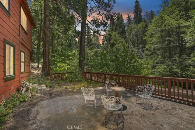 425 Blue Jay Canyon Road, Blue Jay, CA 92317