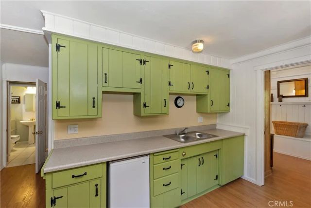 425 Blue Jay Canyon Road, Blue Jay, CA 92317