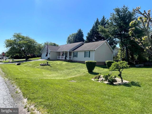 32 TALISMAN DR, Martinsburg, WV 25403