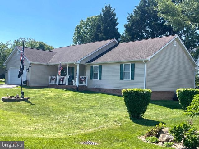 32 TALISMAN DR, Martinsburg, WV 25403