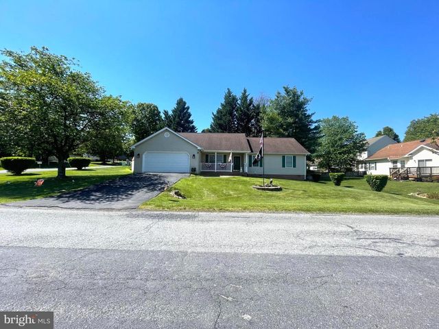 32 TALISMAN DR, Martinsburg, WV 25403