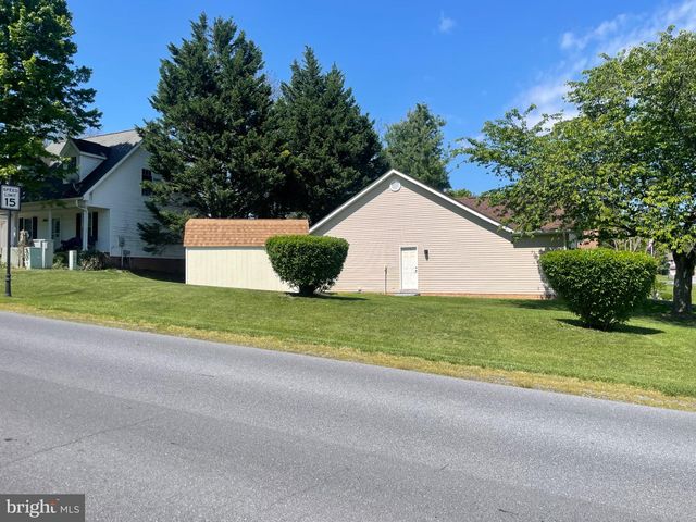 32 TALISMAN DR, Martinsburg, WV 25403
