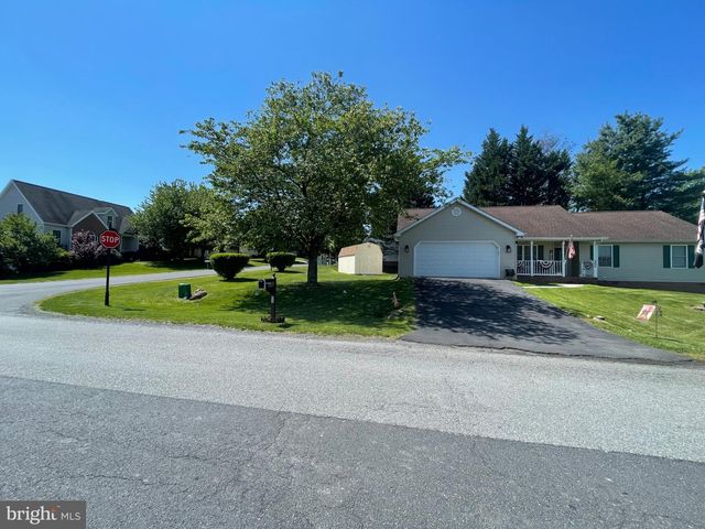 32 TALISMAN DR, Martinsburg, WV 25403
