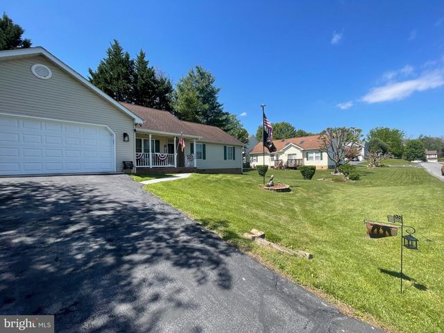 32 TALISMAN DR, Martinsburg, WV 25403