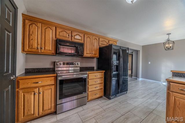 21504 Horizonway, St Robert, MO 65584