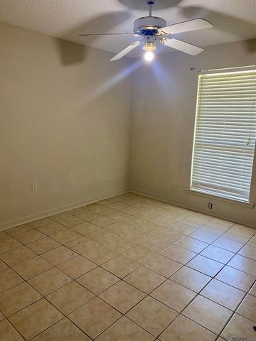 3087 Farrington Dr, Baton Rouge, LA 70814