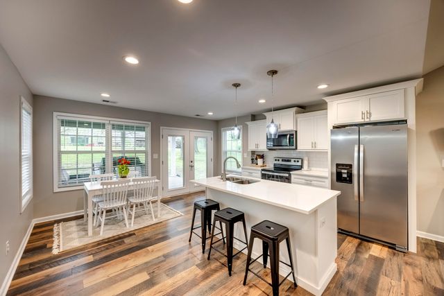 525 S Lucas Street, Junction City, KY 40440