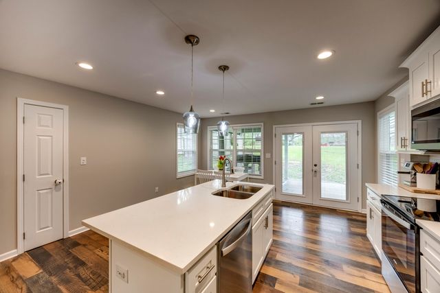 525 S Lucas Street, Junction City, KY 40440