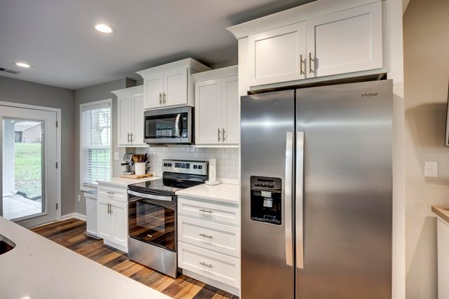 525 S Lucas Street, Junction City, KY 40440