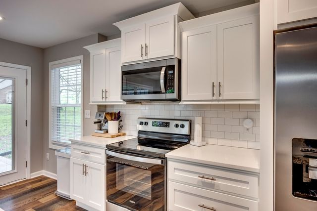 525 S Lucas Street, Junction City, KY 40440