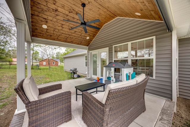 525 S Lucas Street, Junction City, KY 40440