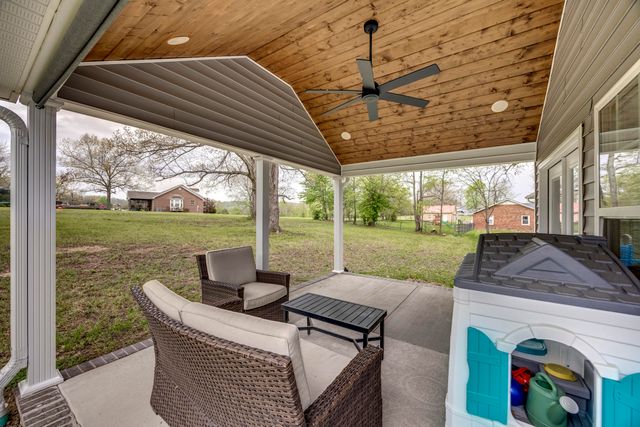 525 S Lucas Street, Junction City, KY 40440