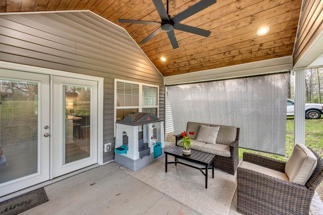 525 S Lucas Street, Junction City, KY 40440
