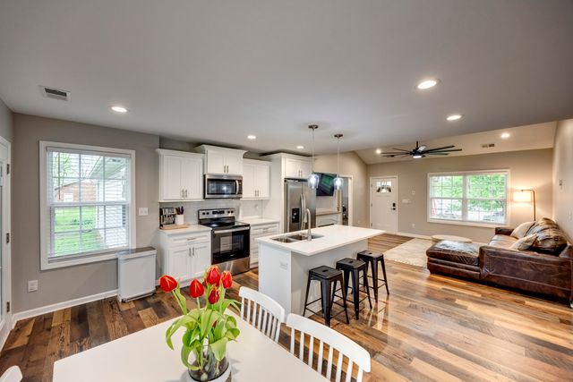 525 S Lucas Street, Junction City, KY 40440