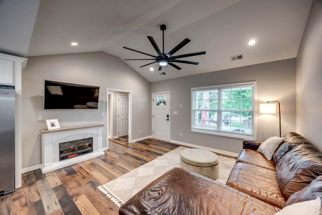525 S Lucas Street, Junction City, KY 40440
