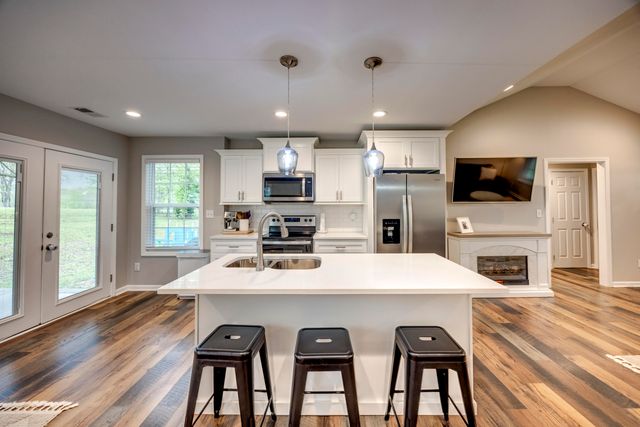 525 S Lucas Street, Junction City, KY 40440