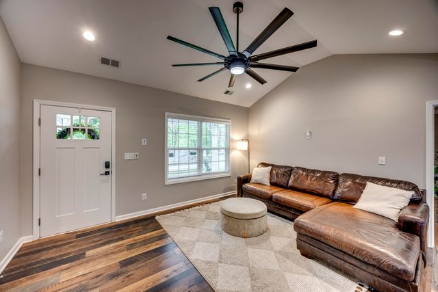 525 S Lucas Street, Junction City, KY 40440