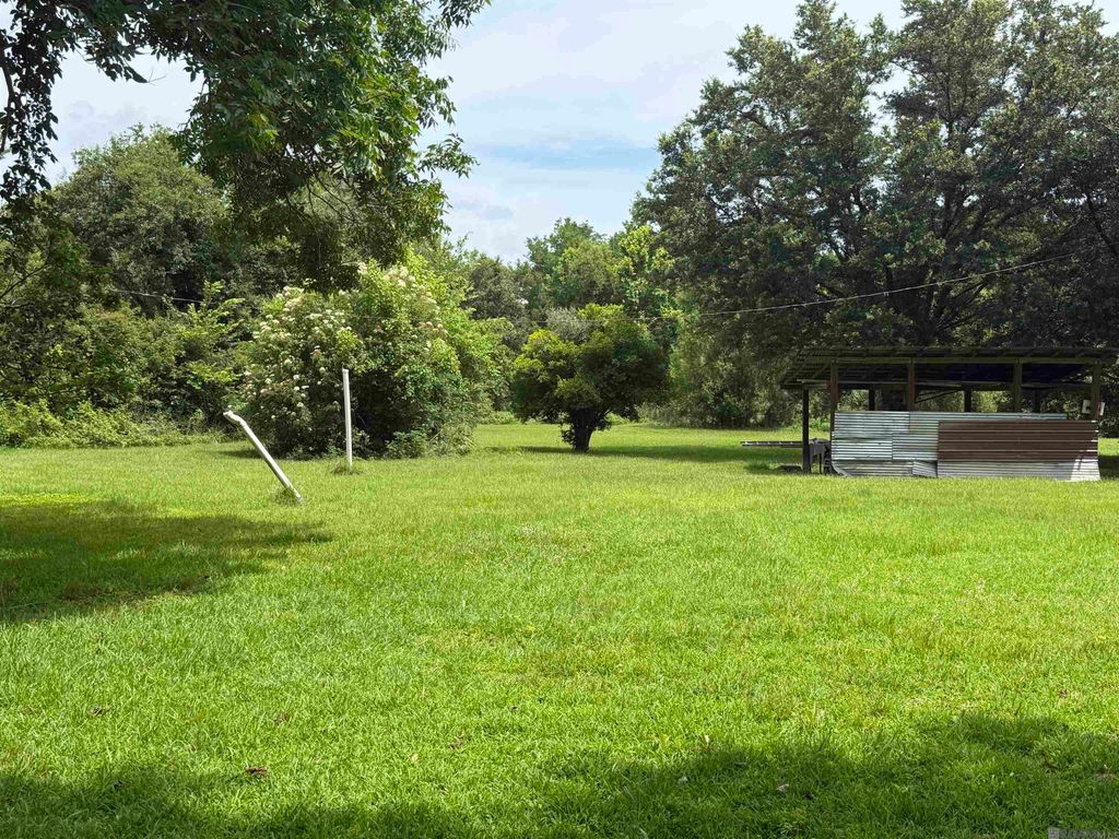 8555 Manchac Rd, St Gabriel, LA 70776