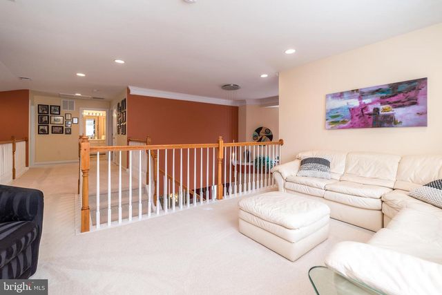 295 GOLDENROD DR, Upper Gwynedd, PA 19446