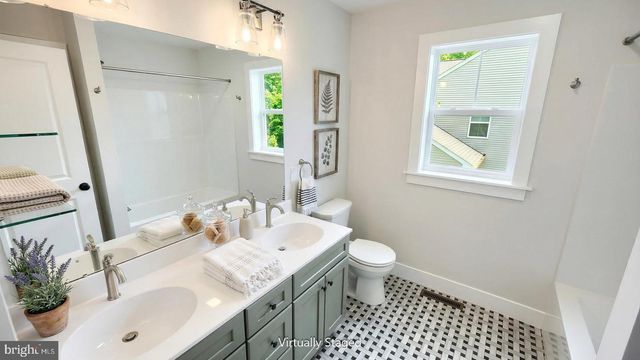 1002 EDORMA CT, Harrisburg, PA 17112