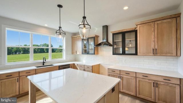 1002 EDORMA CT, Harrisburg, PA 17112