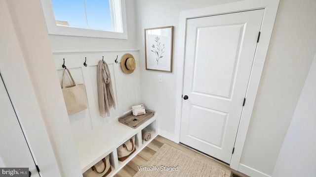 1002 EDORMA CT, Harrisburg, PA 17112