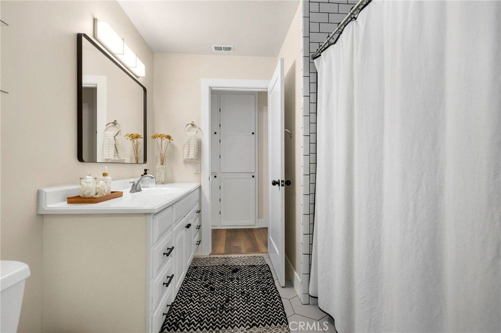 Image 25 of property listing at 430 Chaparral Drive, Claremont, CA 91711