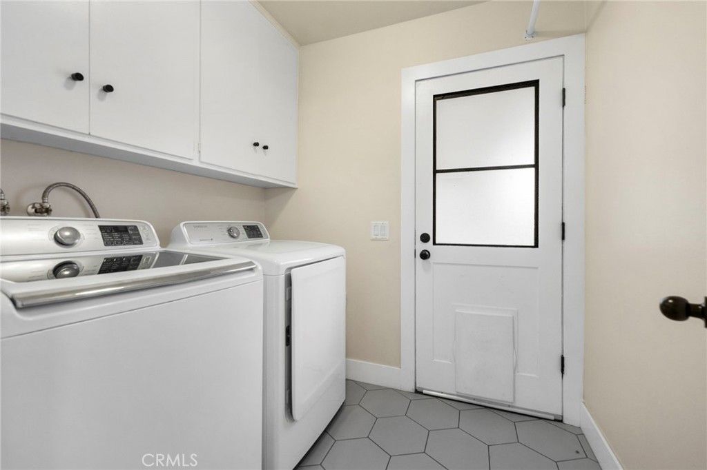 Image 28 of property listing at 430 Chaparral Drive, Claremont, CA 91711