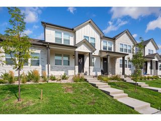648 Greenspire Dr V-7, Windsor, CO 80550