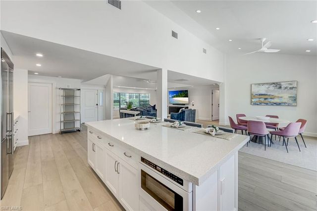 151 BAYVIEW AVE, Naples, FL 34108