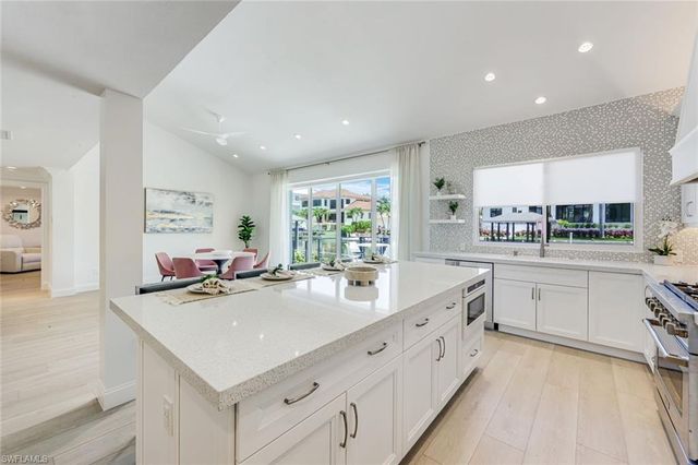 151 BAYVIEW AVE, Naples, FL 34108