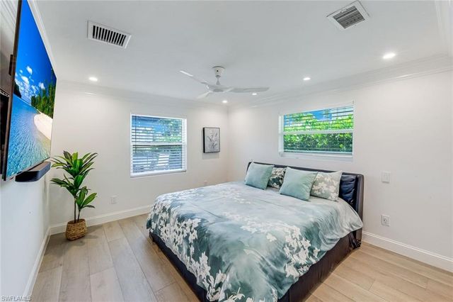 151 BAYVIEW AVE, Naples, FL 34108