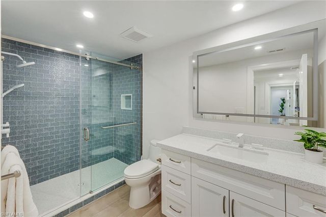 151 BAYVIEW AVE, Naples, FL 34108