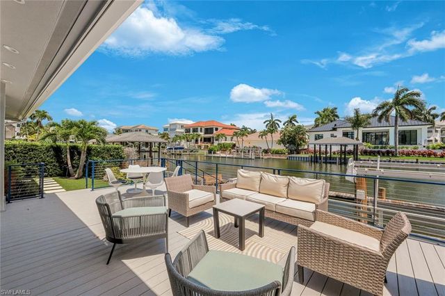 151 BAYVIEW AVE, Naples, FL 34108