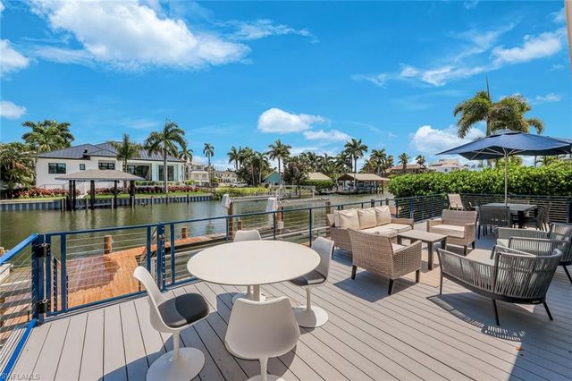 151 BAYVIEW AVE, Naples, FL 34108